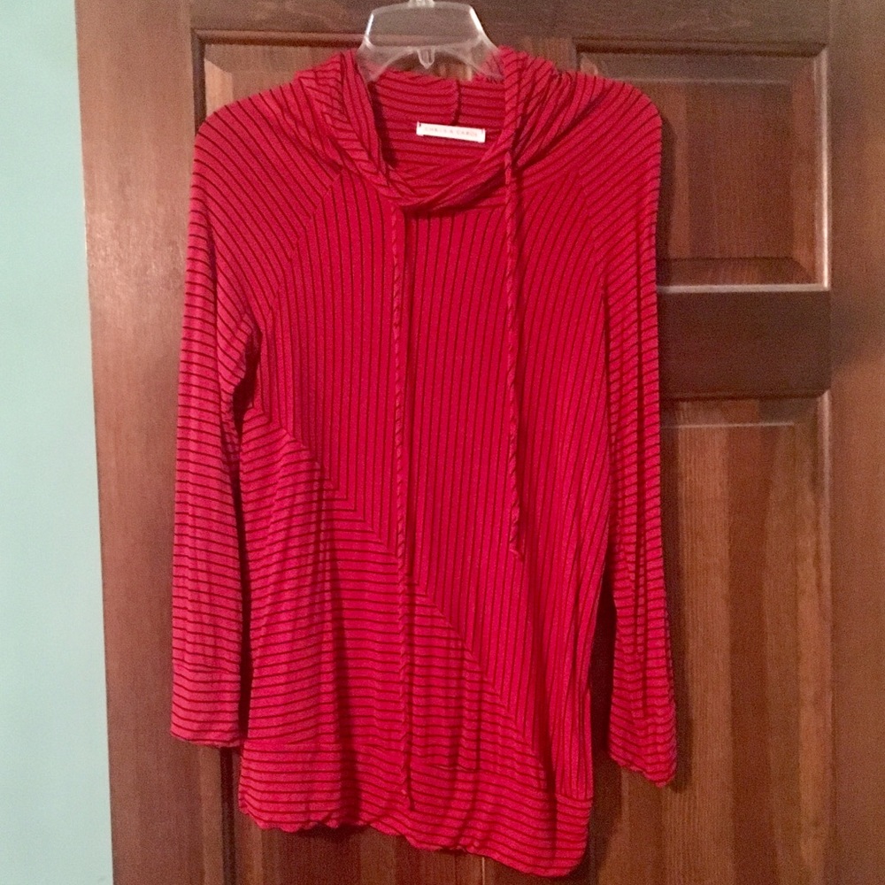 🌸NWOT Red & Black Hoodie